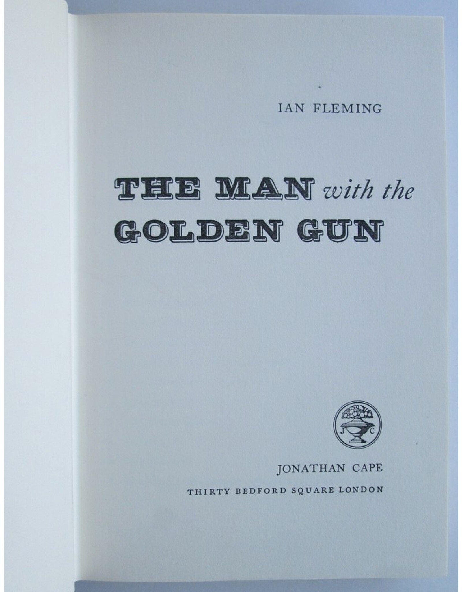 Ian Fleming - The Man with the Golden Gun