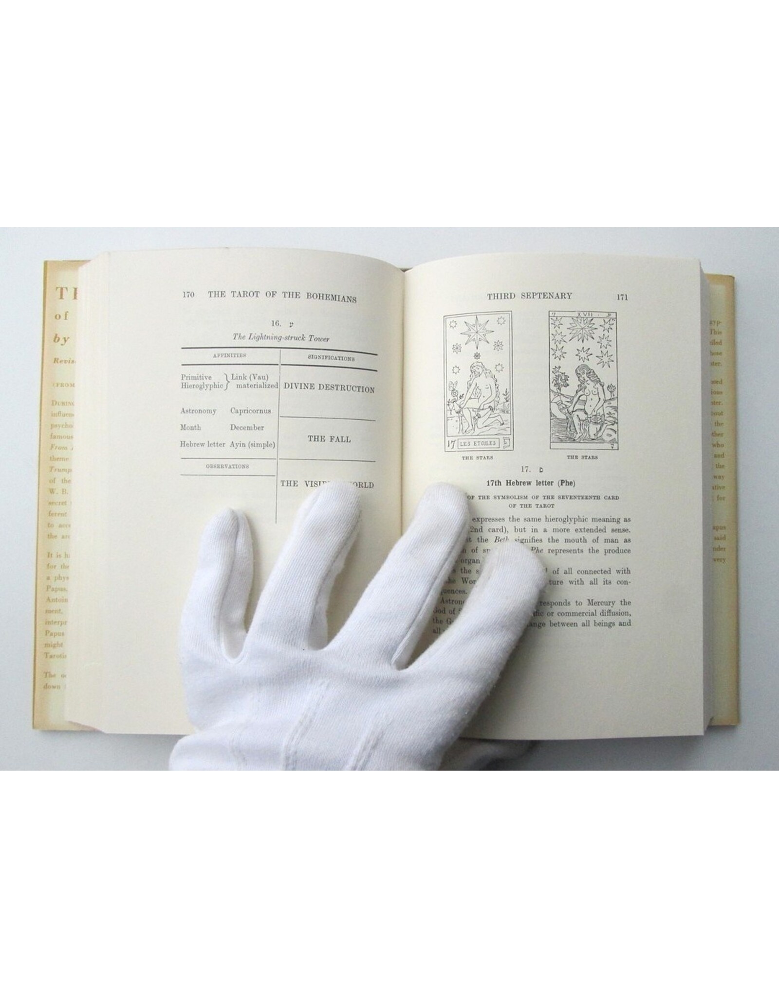 Papus - The Tarot of the Bohemians [Absolute Key to Occult Science]. The Most Ancient Book in the World. For the Exclusive Use of Initiates.  [...]