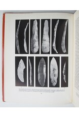 S.A. Semenov - Prehistoric Technology. An Experimental Study of the oldest Tools and Artefacts from traces of Manufacture and Wear.