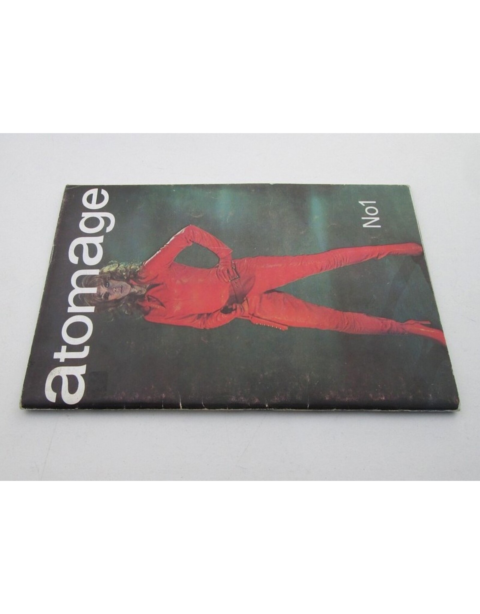 John Sutcliffe [red.] - Atomage No 1. Magazine of Modern Leather Couture