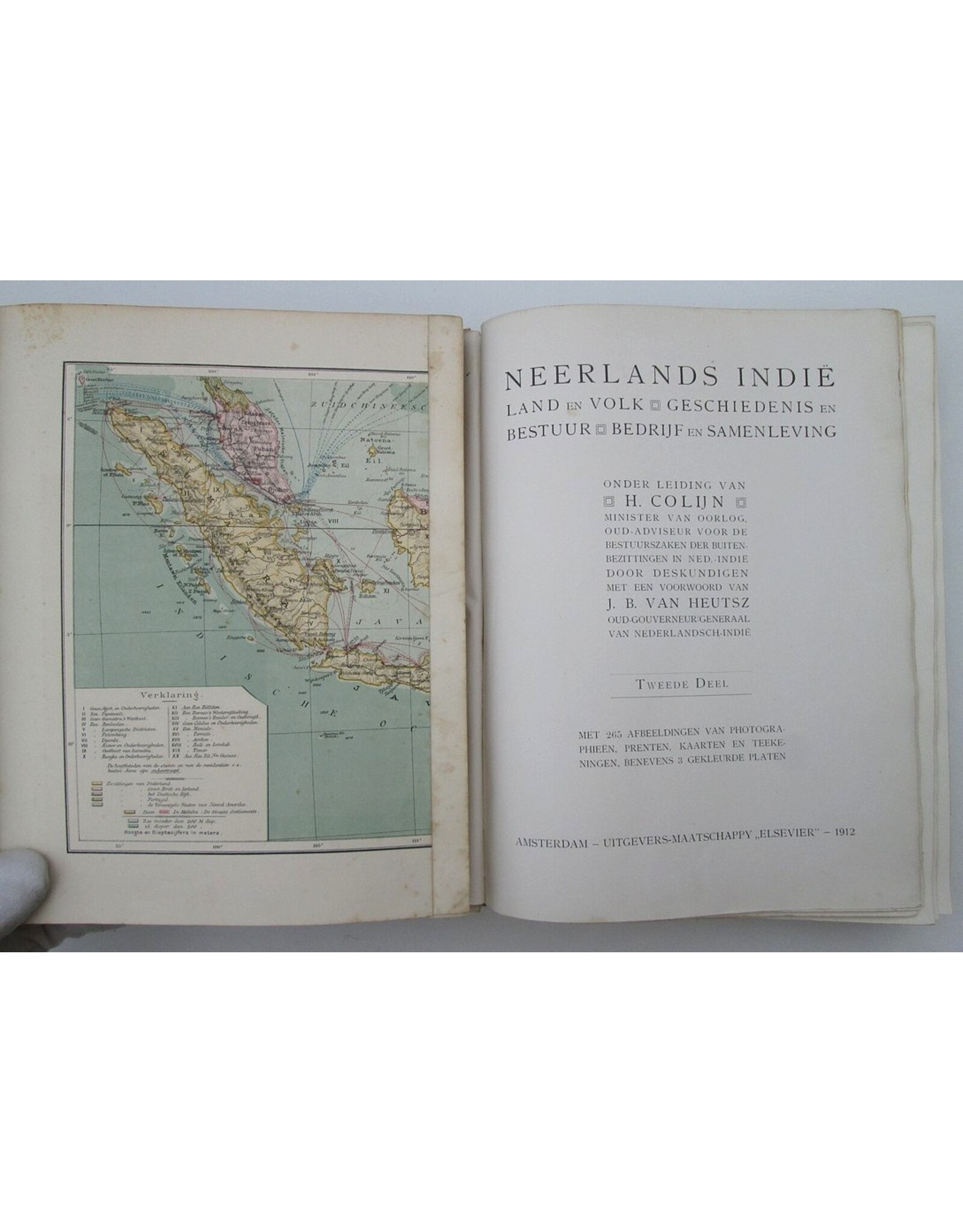 H. Colijn - Neerlands Indië. Land en volk, geschiedenis en bestuur, bedrijf en samenleving. Eerste [en] Tweede deel. Met [...] photographieën, prenten, kaarten, teekeningen en [gekleurde] platen