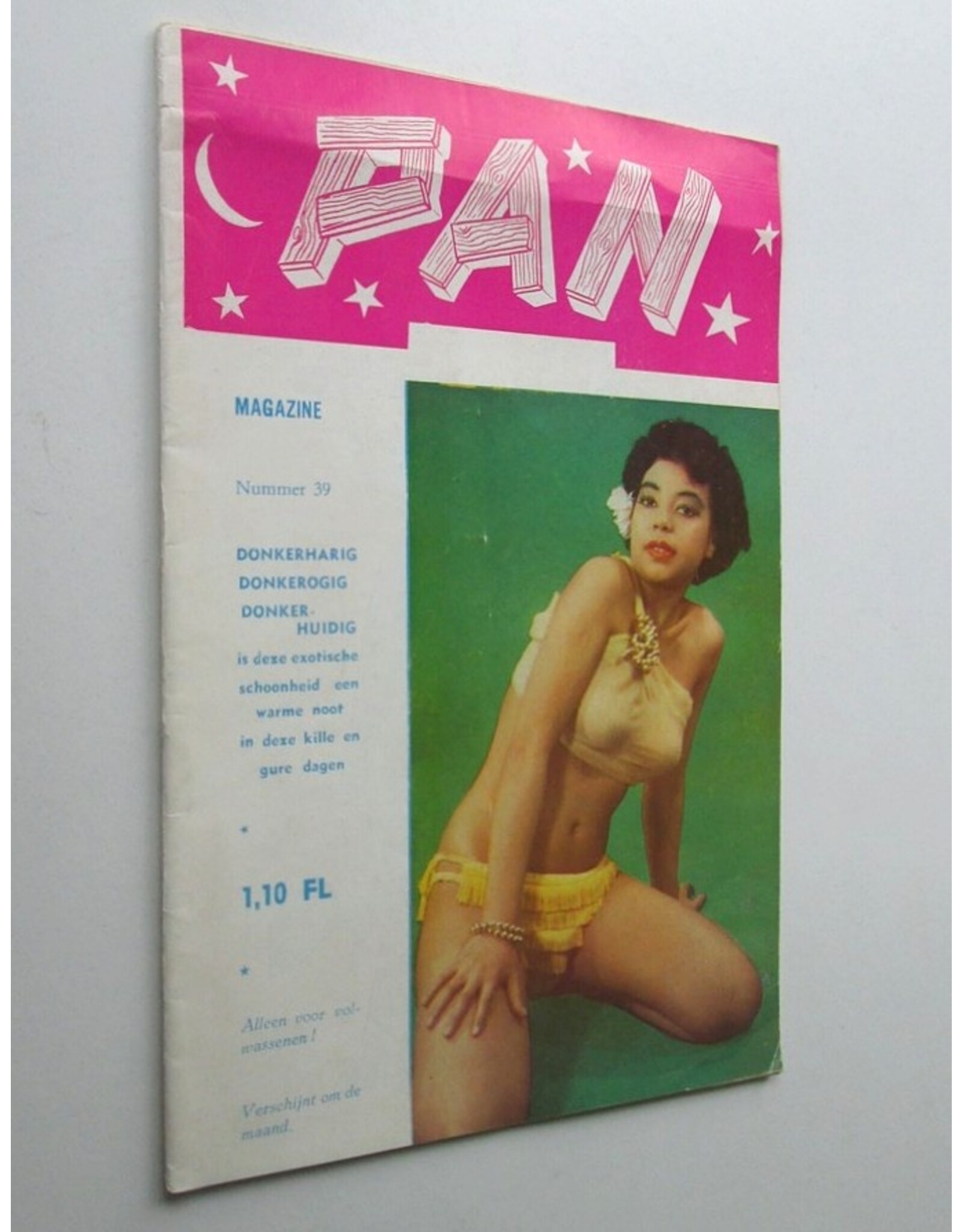 [Redactie] - PAN Magazine Nr 39 [Donkerharig, donkerogig, donkerhuidig is deze exotische schoonheid in deze kille en gure dagen]