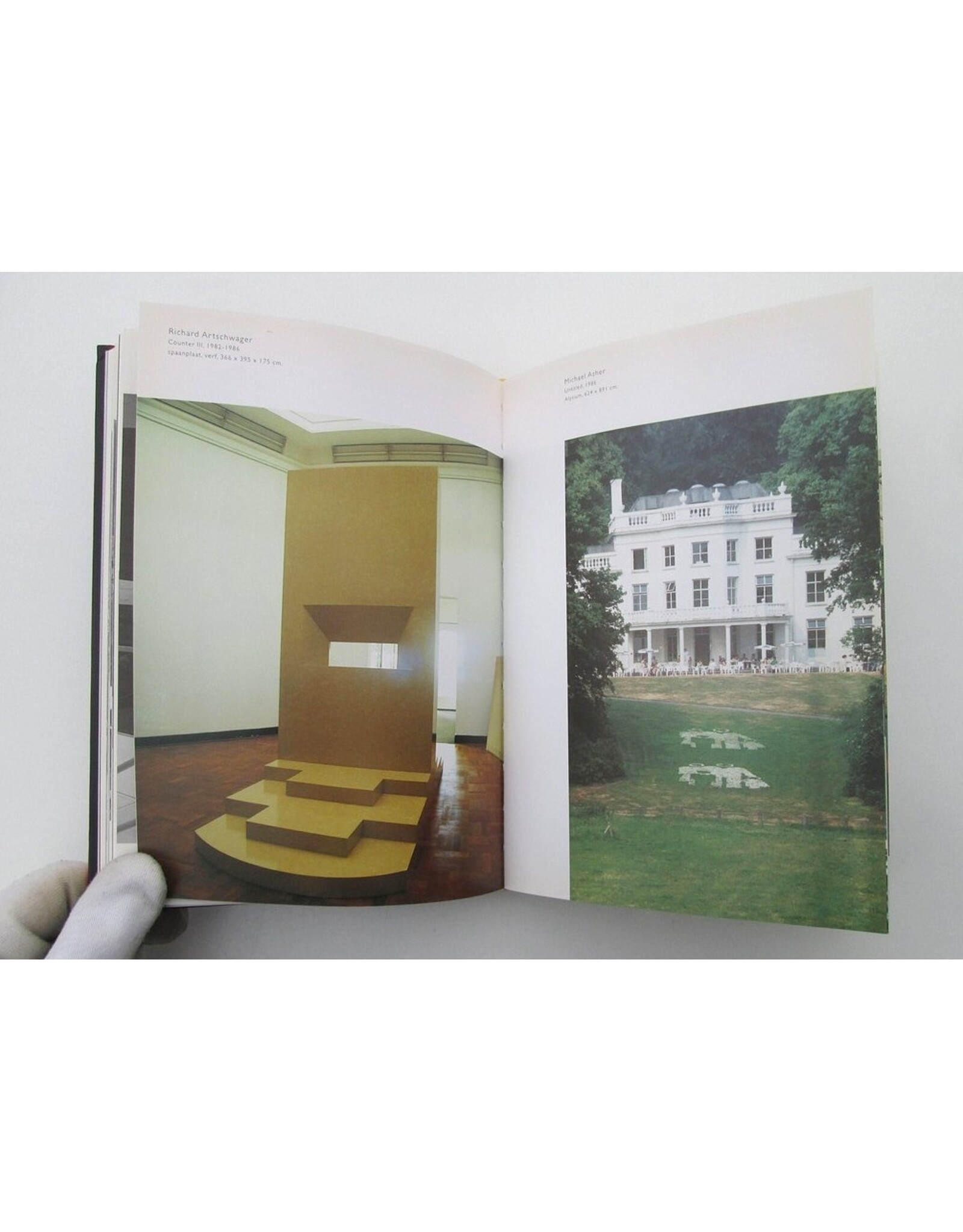 Jeroen Boomgaard, Marga van Mechelen & Miriam van Rijsingen [red.] - Als de kunst er om vraagt. De Sonsbeektentoonstellingen 71,86 & 93