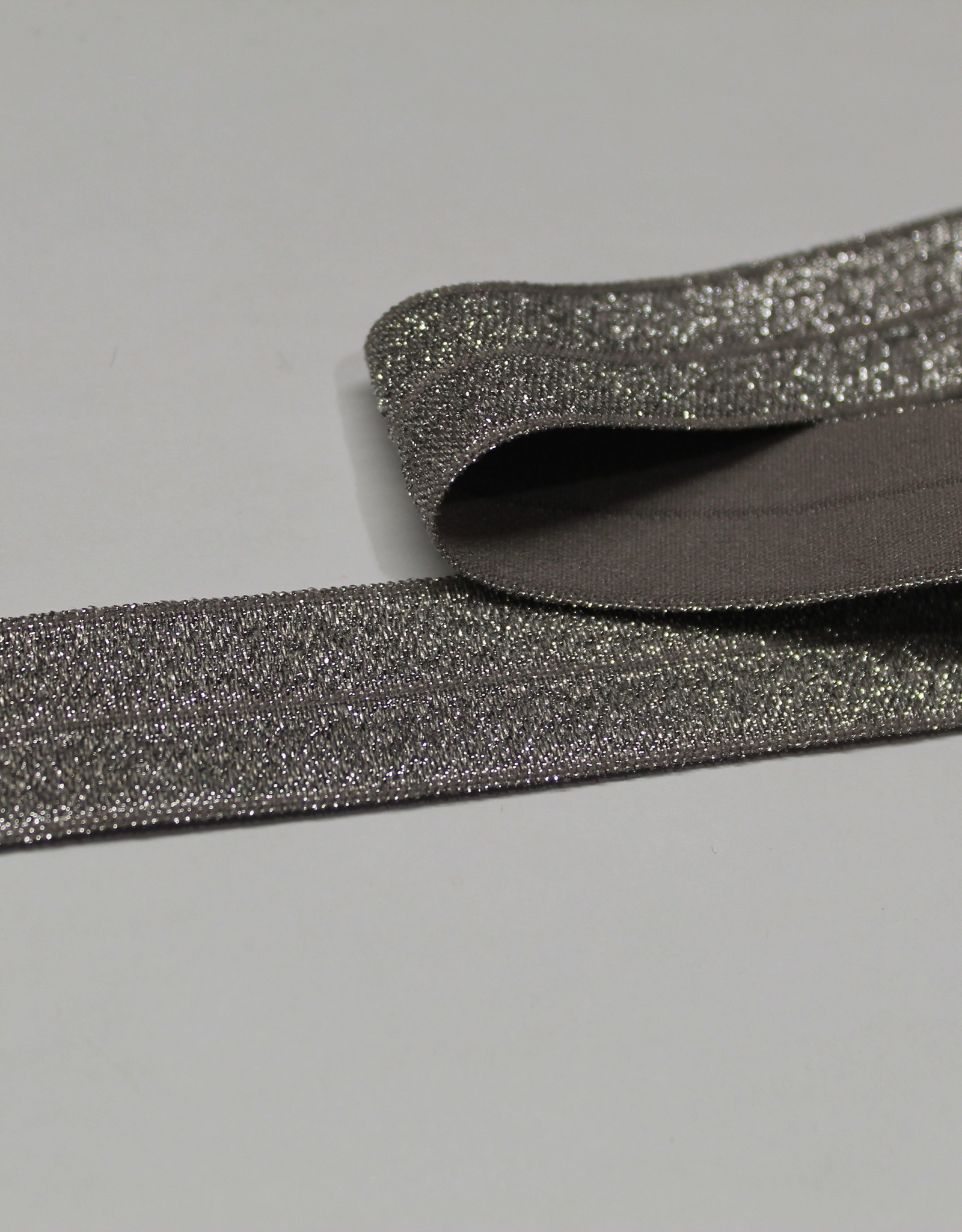 Elastisch biais - lint met vouwlijn zilver glitter grijs 19mm