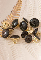 Sierknoopje zwart glitter goud in gouden capsule 11mm