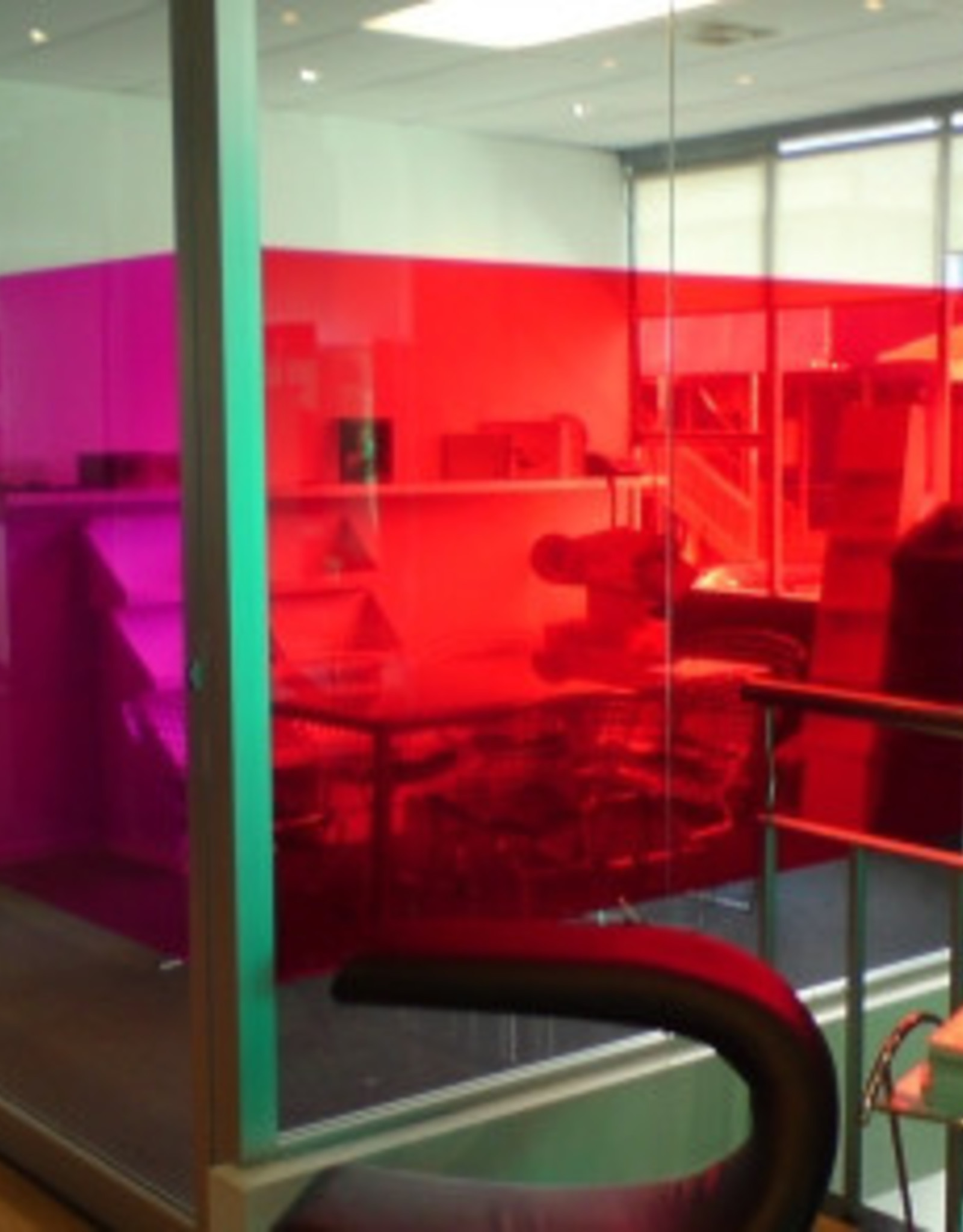 Raamfolie semi-transparant Cristal Rood - op 60cm hoogte