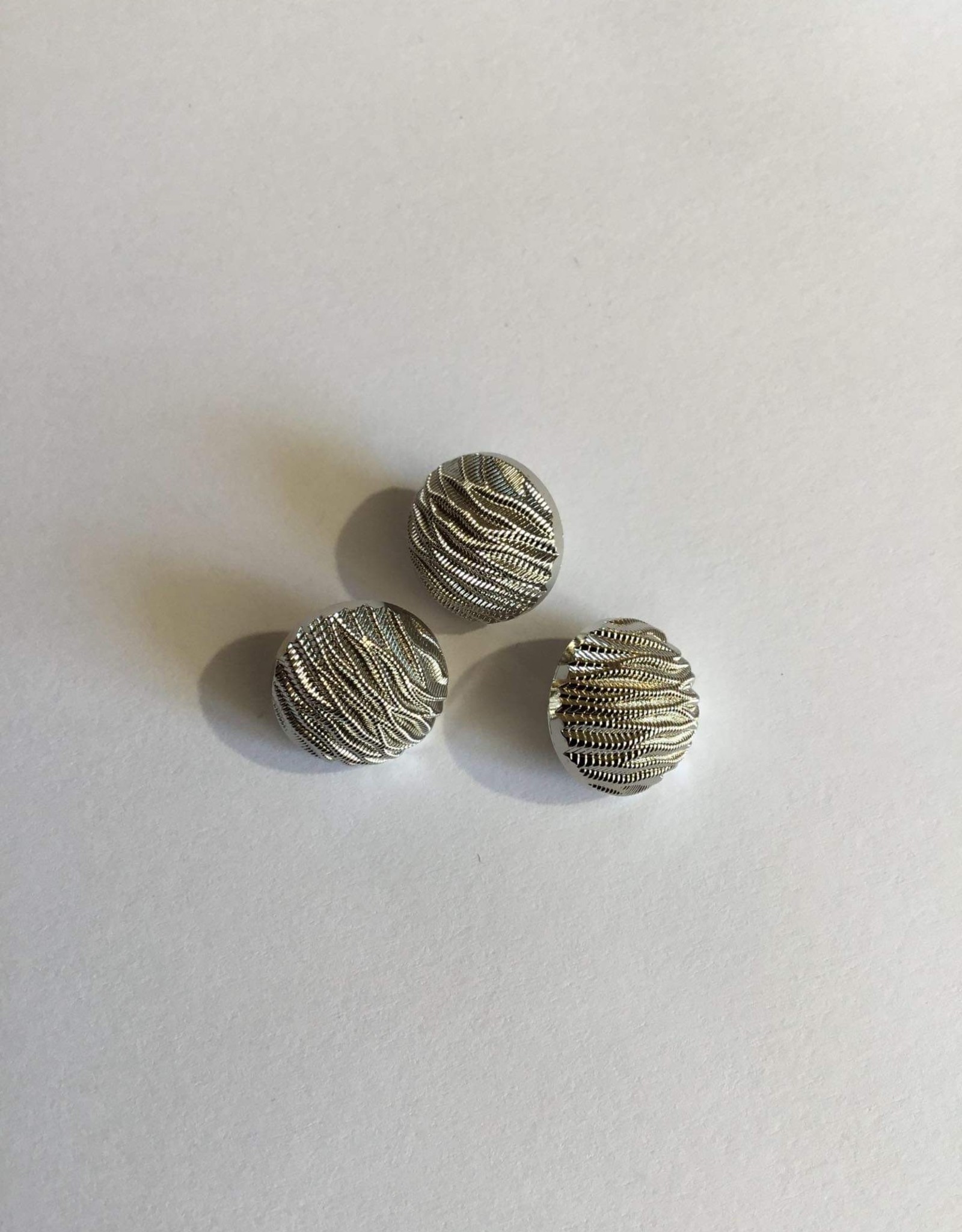 Sierknoop zilver streepjes 20mm