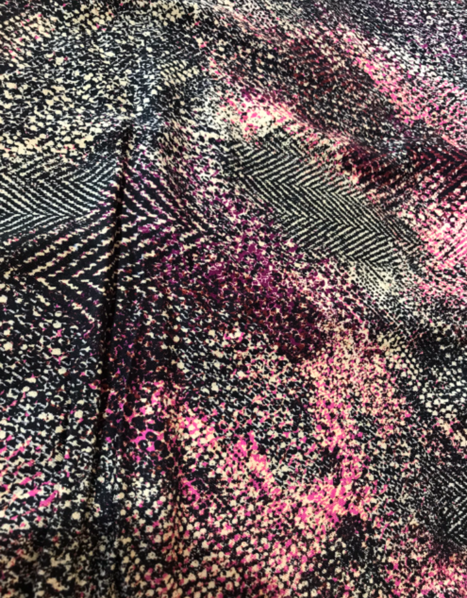 Viscose Gelin abstracte print paars, zwart