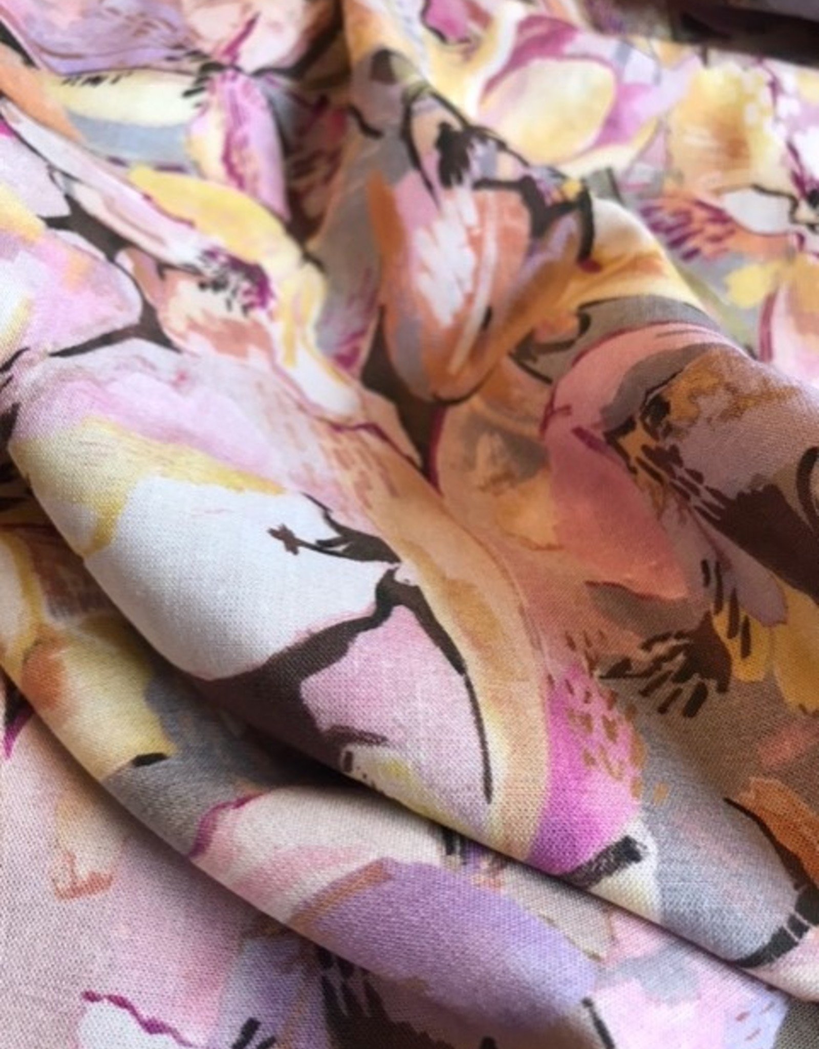 A La Ville Haute Couture Viscose linnen tropische bloemen roze en geel