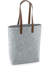 Tas in vilt lichtgrijs mélange met hengsel in nepleder cognac