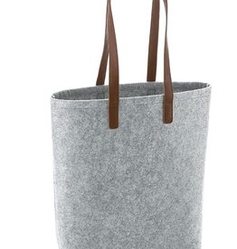 Tas in vilt lichtgrijs mélange met hengsel in nepleder cognac