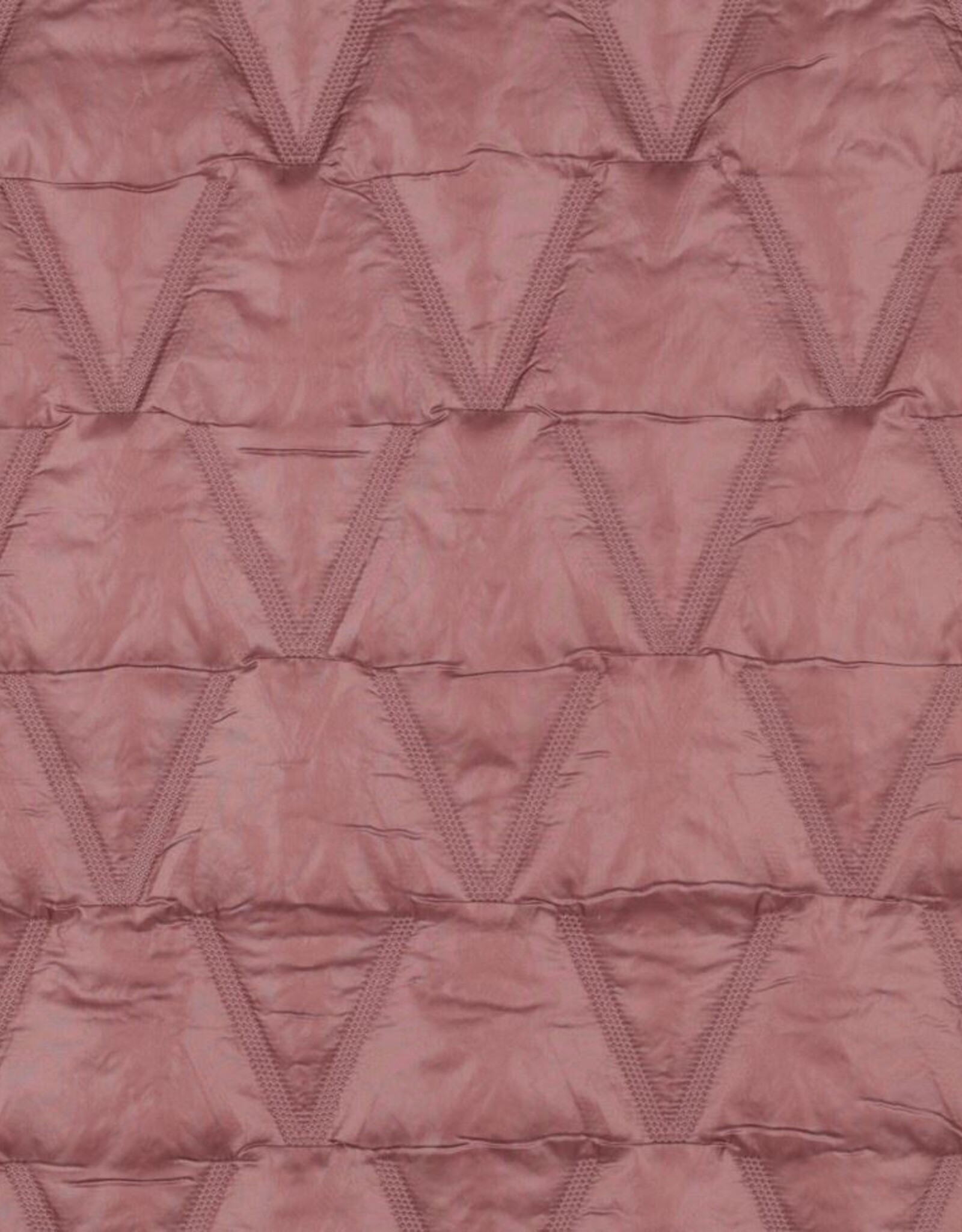 Stepped matelassé met V motief oudroze