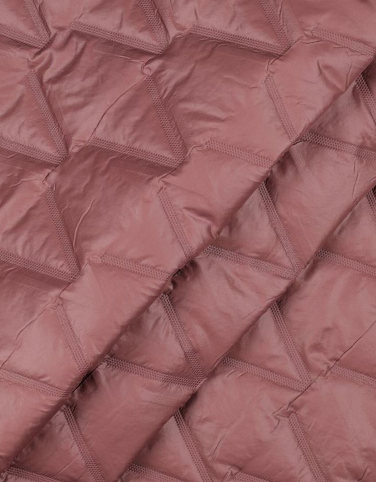 Stepped matelassé met V motief oudroze