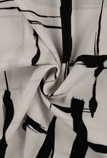 Stoffenschuur selectie Viscose met abstracte zwarte paint stripes black/white