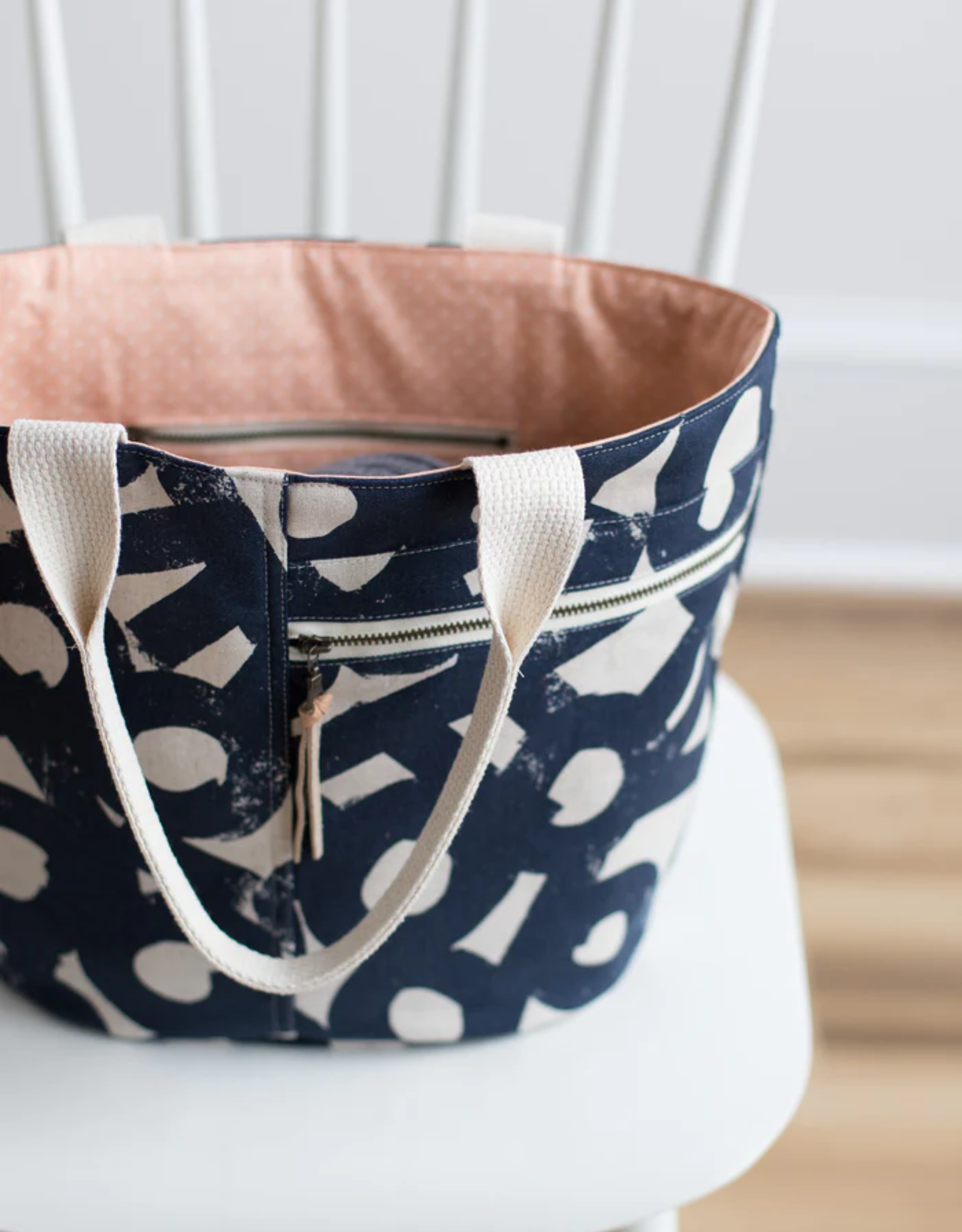 Crescent tote bag