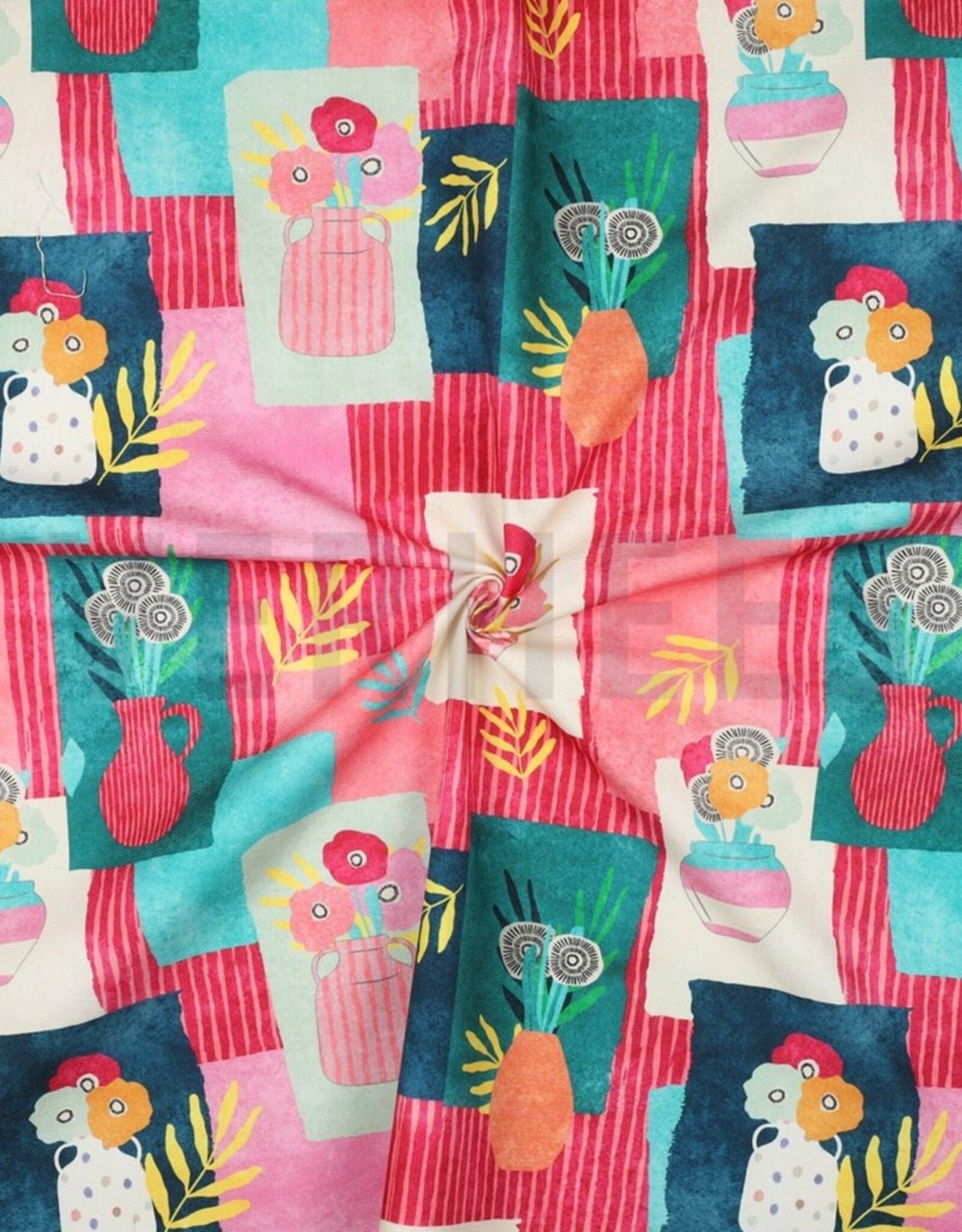 Canvas tossed vases Nerida Hansen licht roze