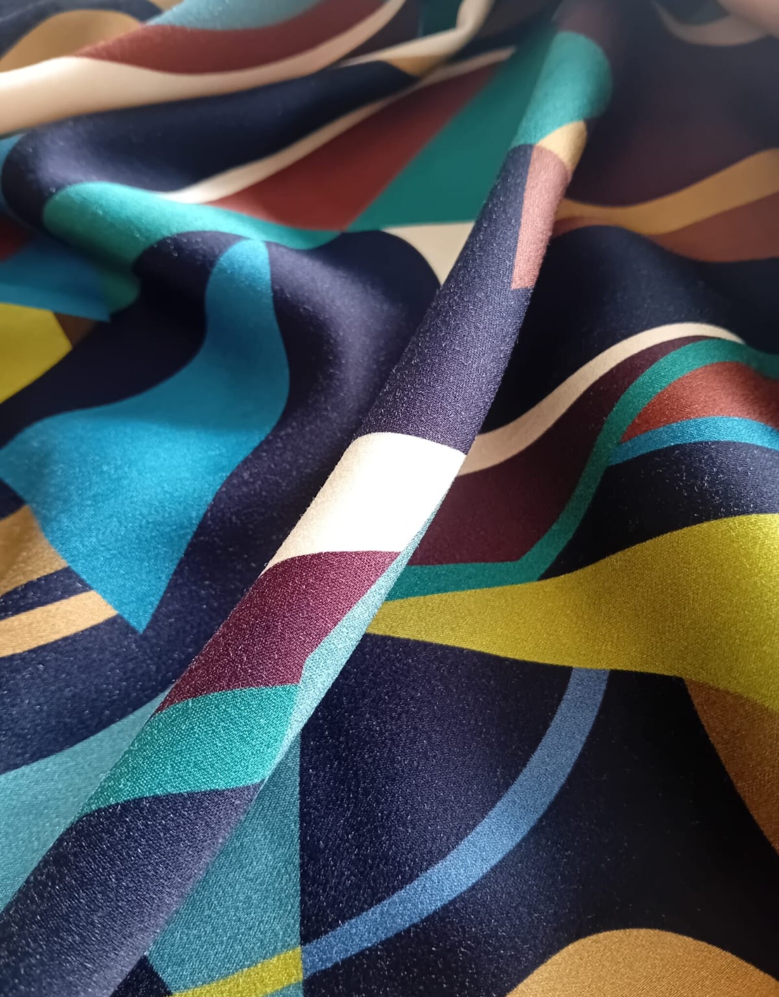 Toptex Viscose satijn abstract herfstkleuren