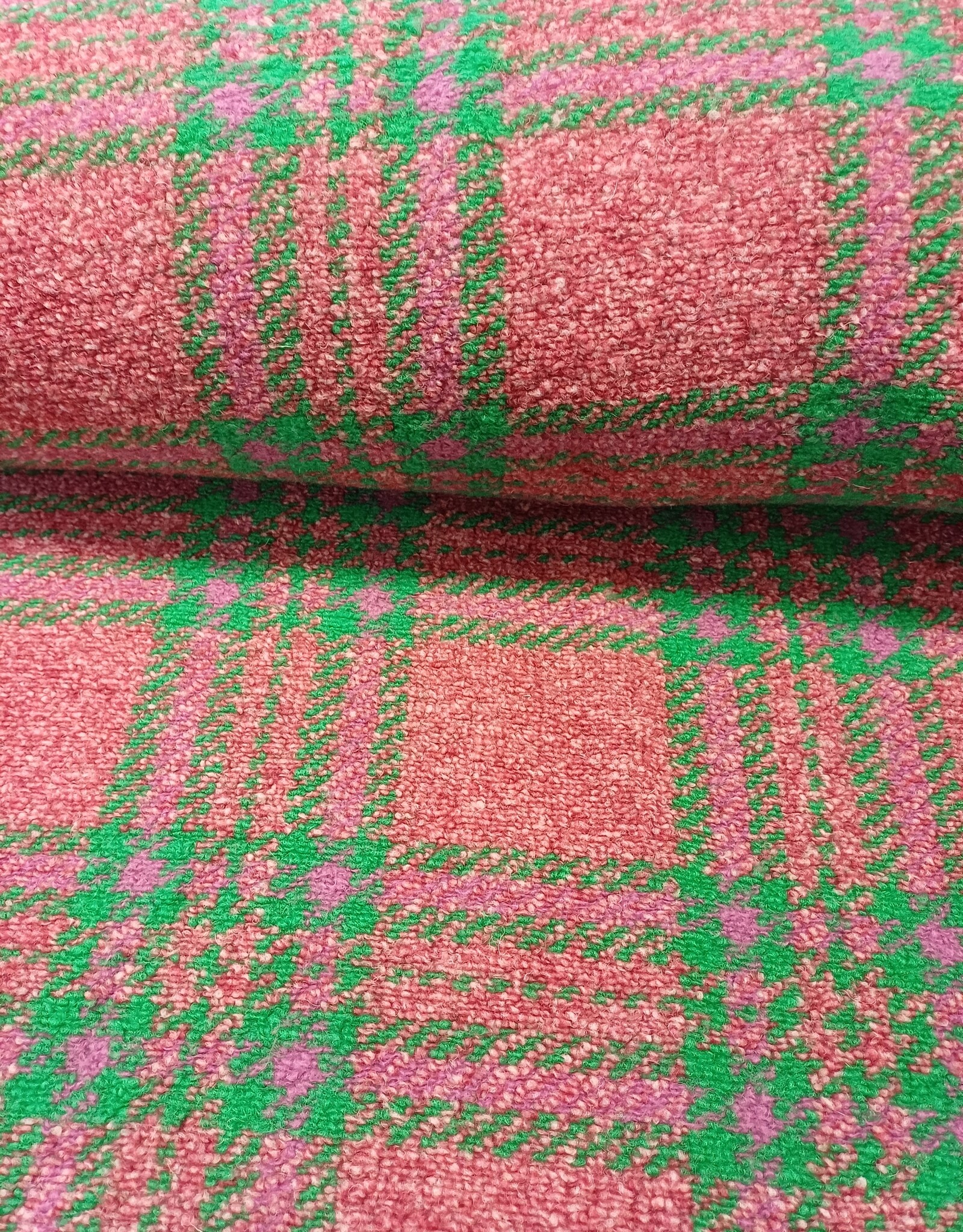 mantelstof zachte wolvilt  geruit groen roze