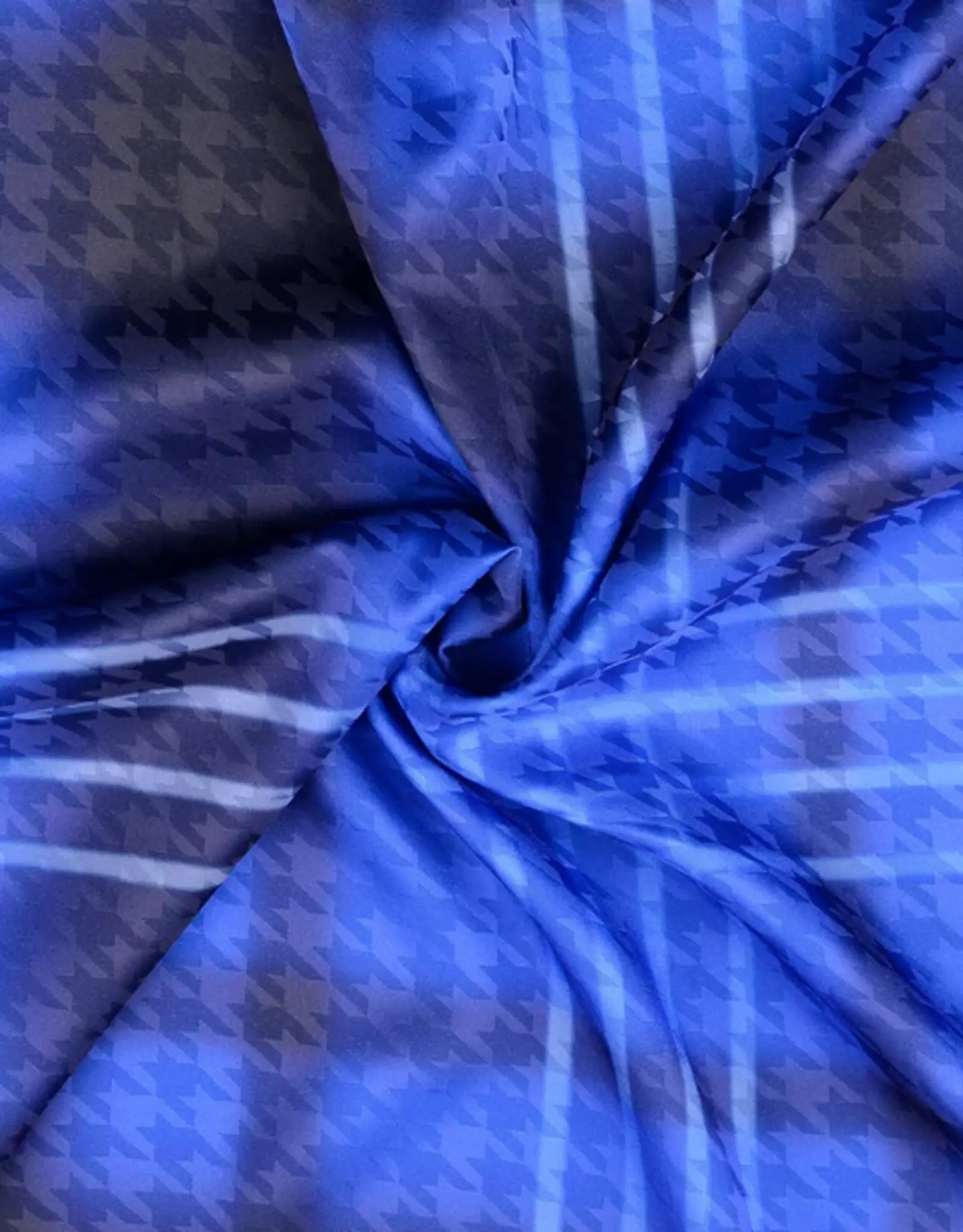 Satijn met 3D structuur pied-de-poule kobalt