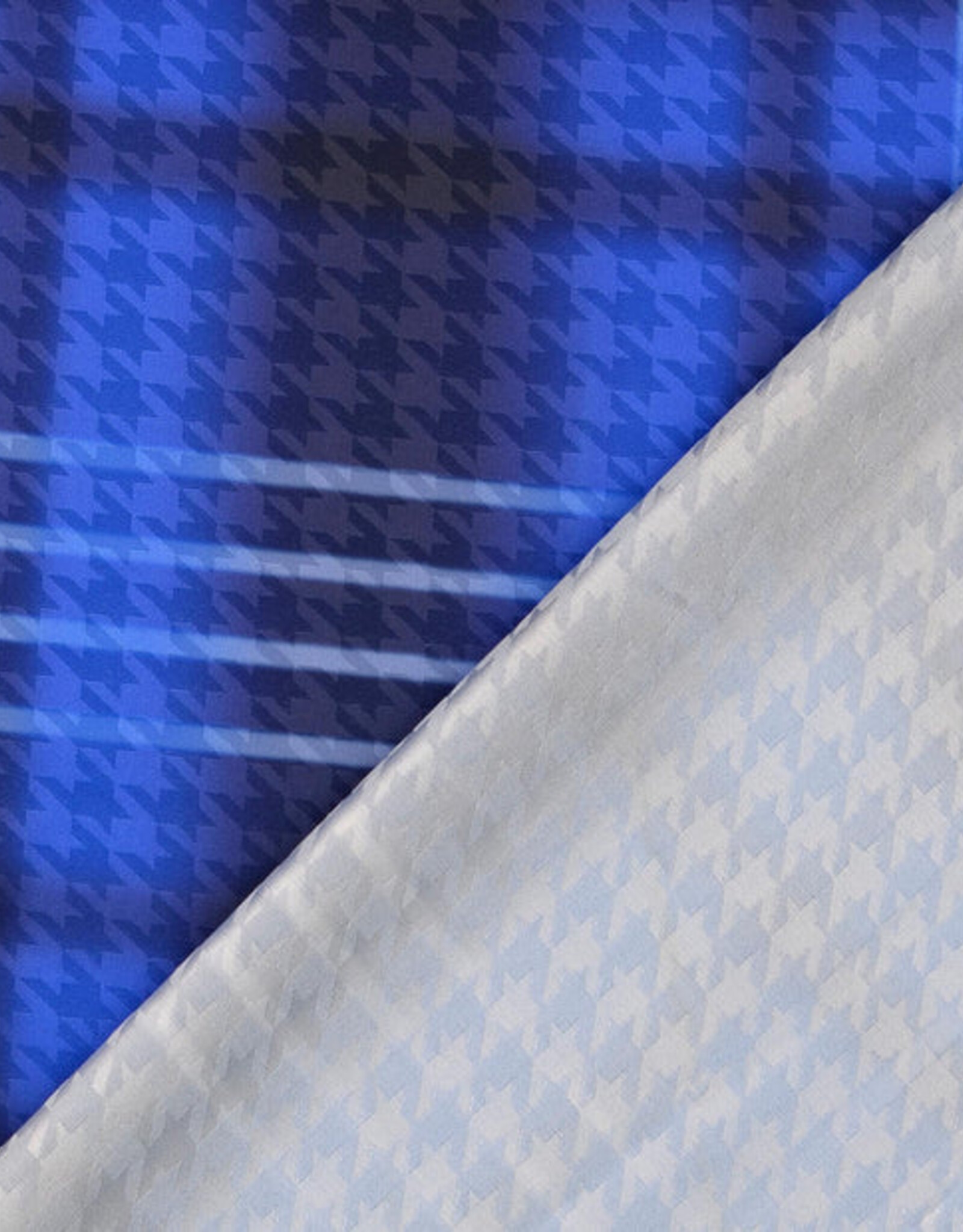 Satijn met 3D structuur pied-de-poule kobalt