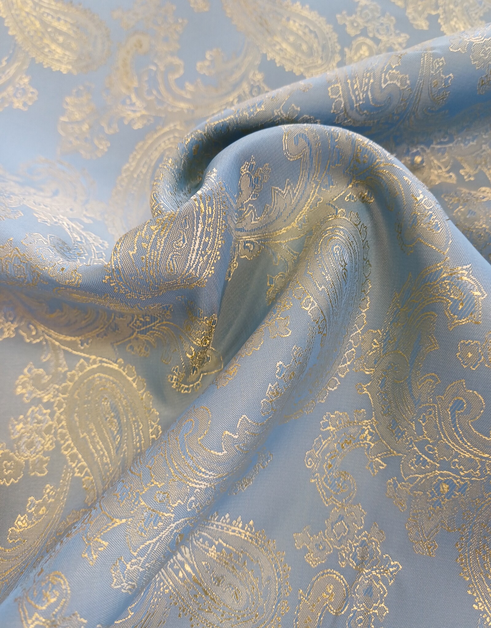 Voering bedrukt paisley sky blue, gold