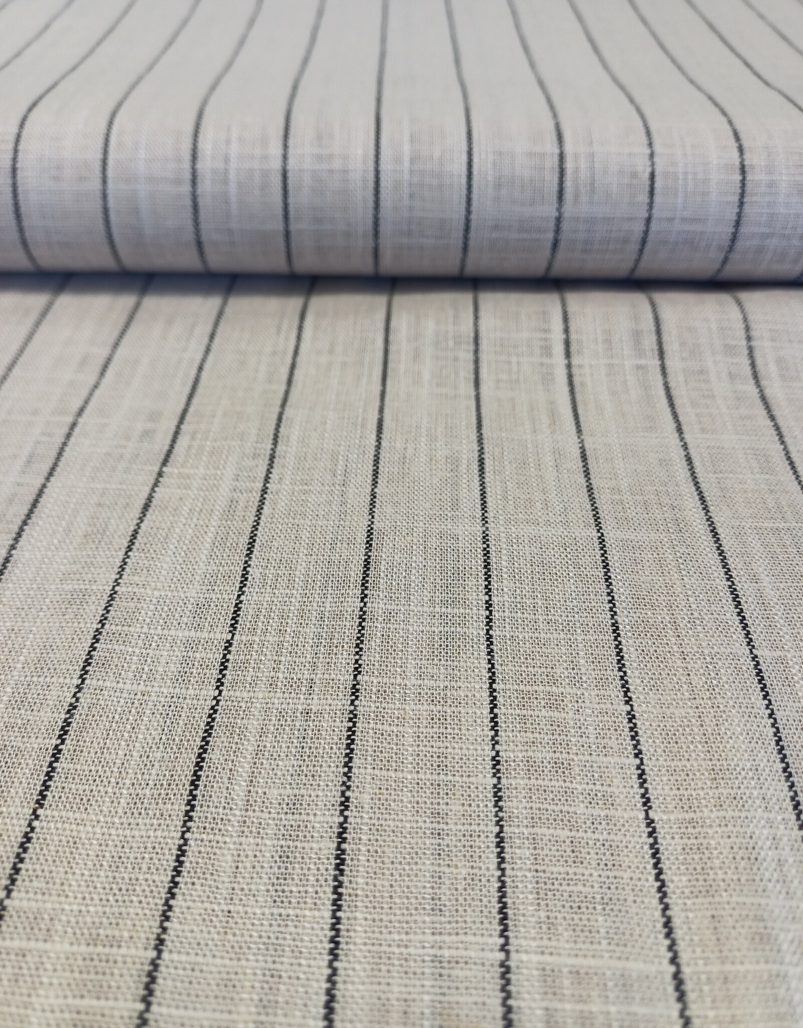 Viscose linnen zwarte krijtstreep beige