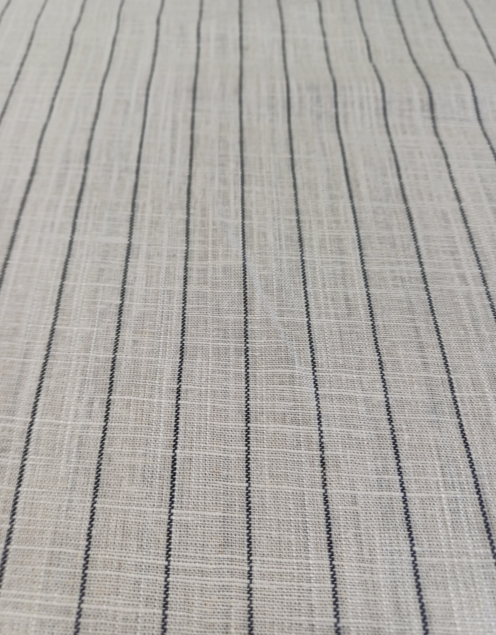 Viscose linnen zwarte krijtstreep beige
