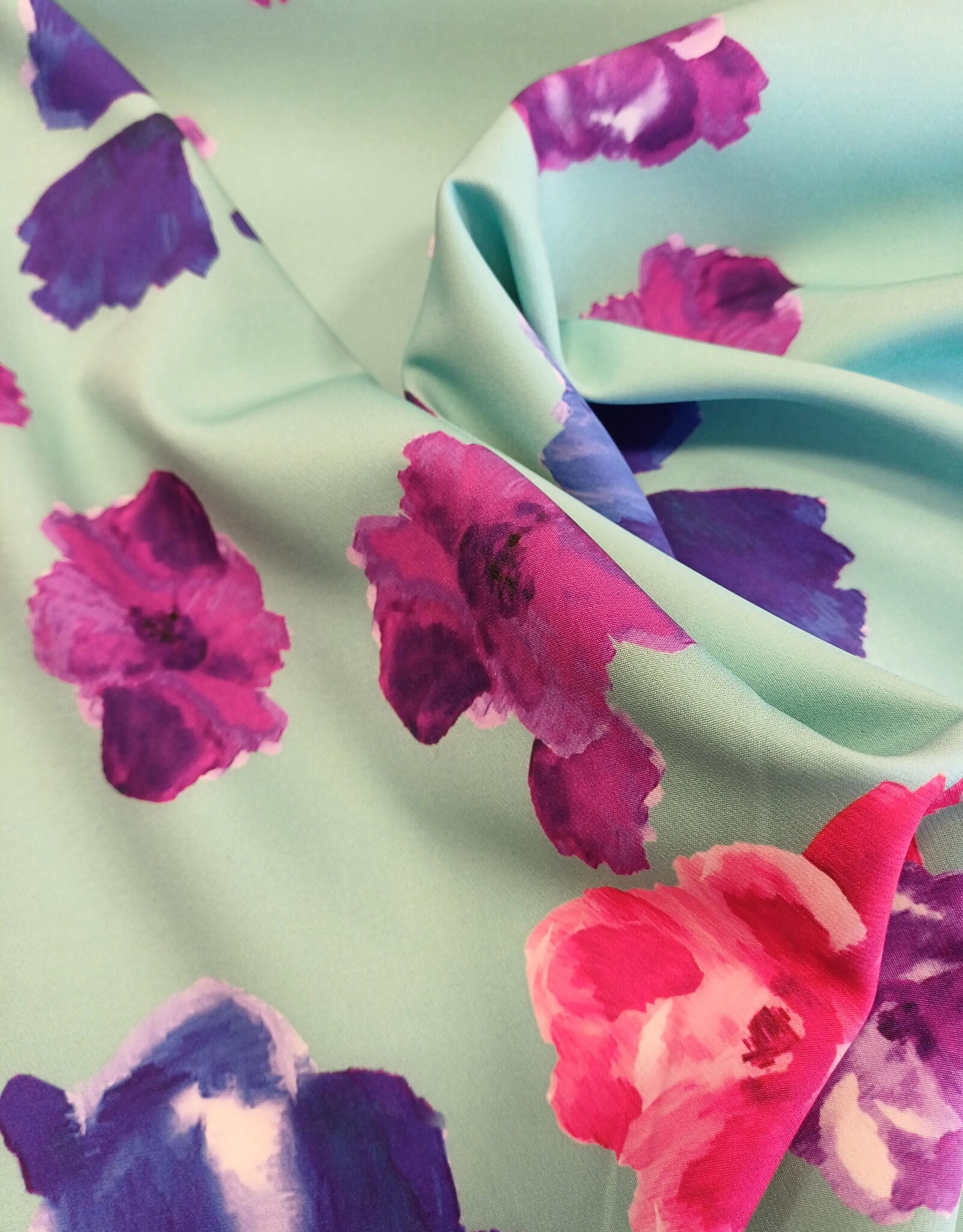 Scuba crepe 2way geprint bloemen aqua