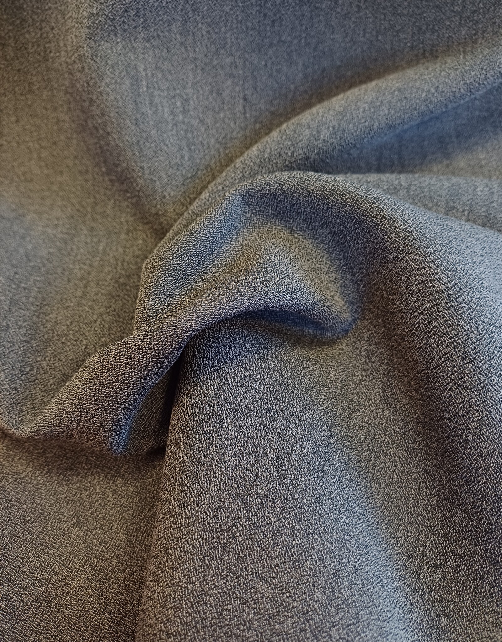 Viscose crepe uni donkergrijs