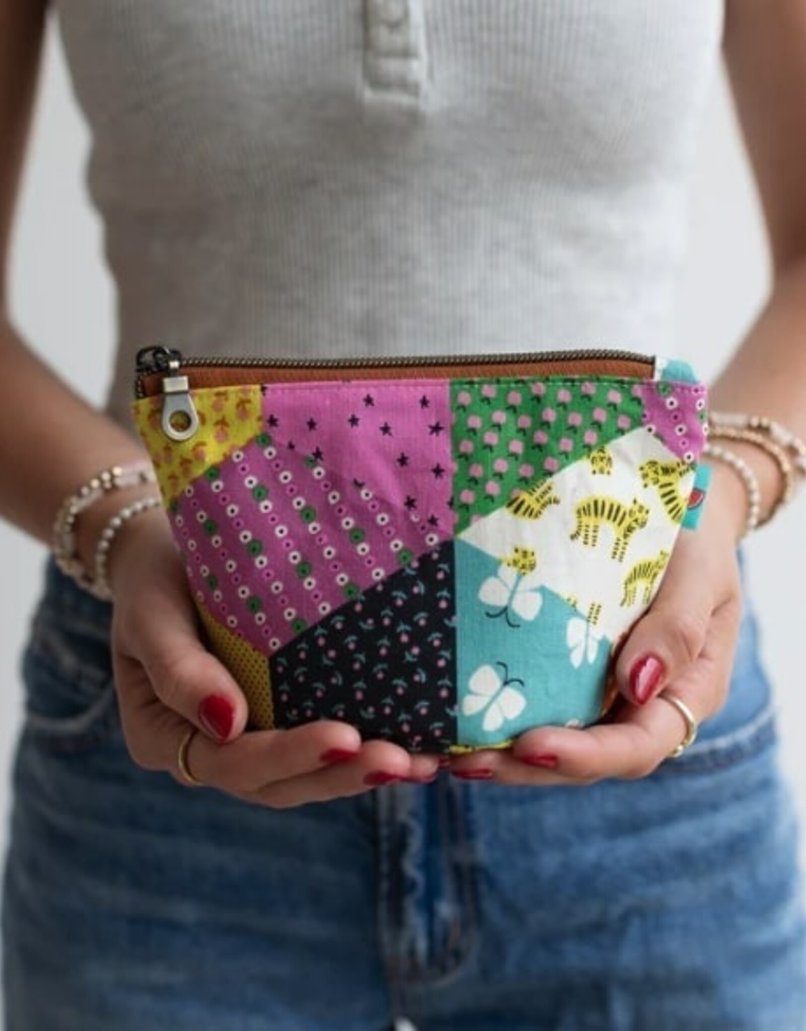 Quarry tote & bonus pouch