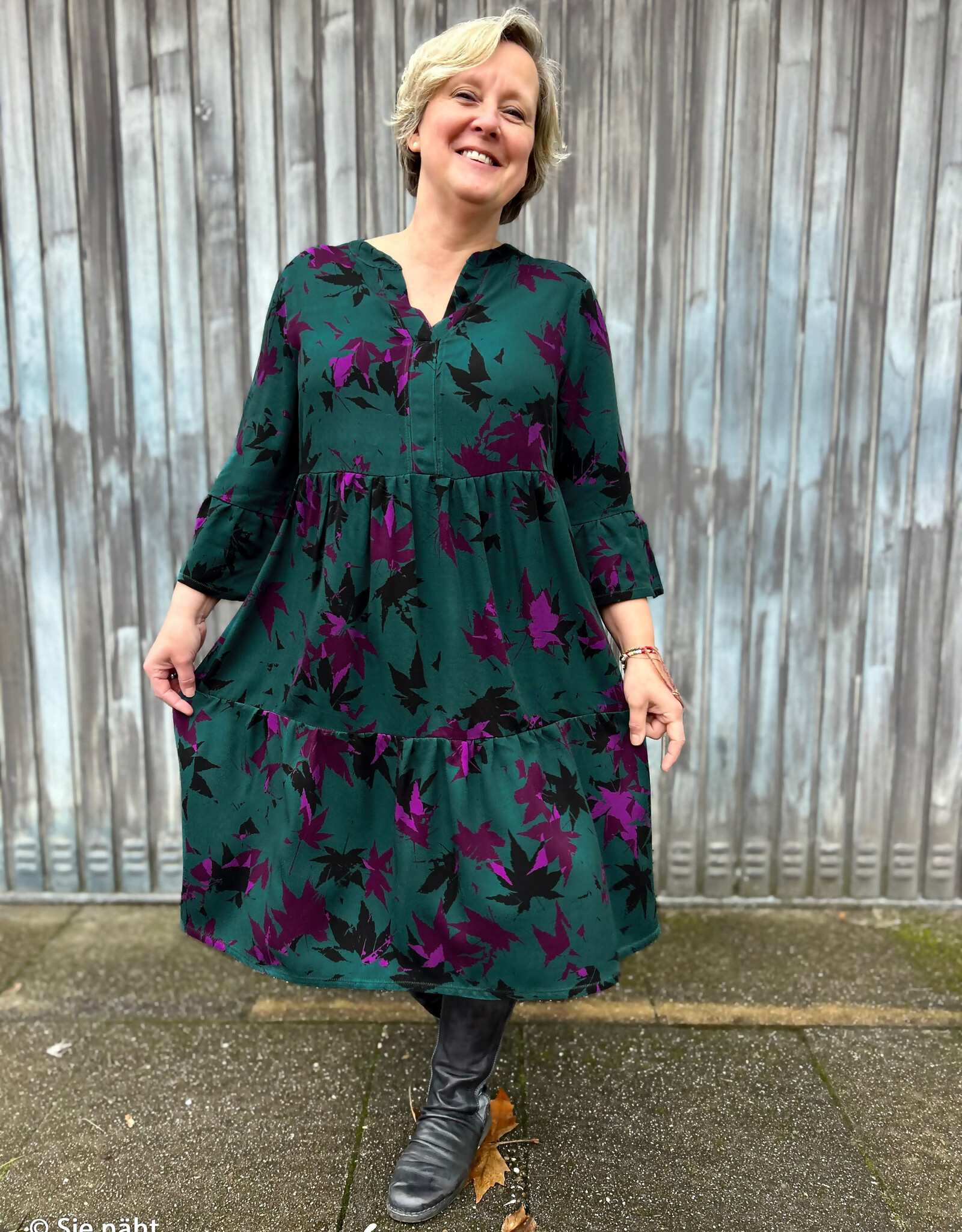 Viscose Acer bladerenprint donkerpetrol aubergine