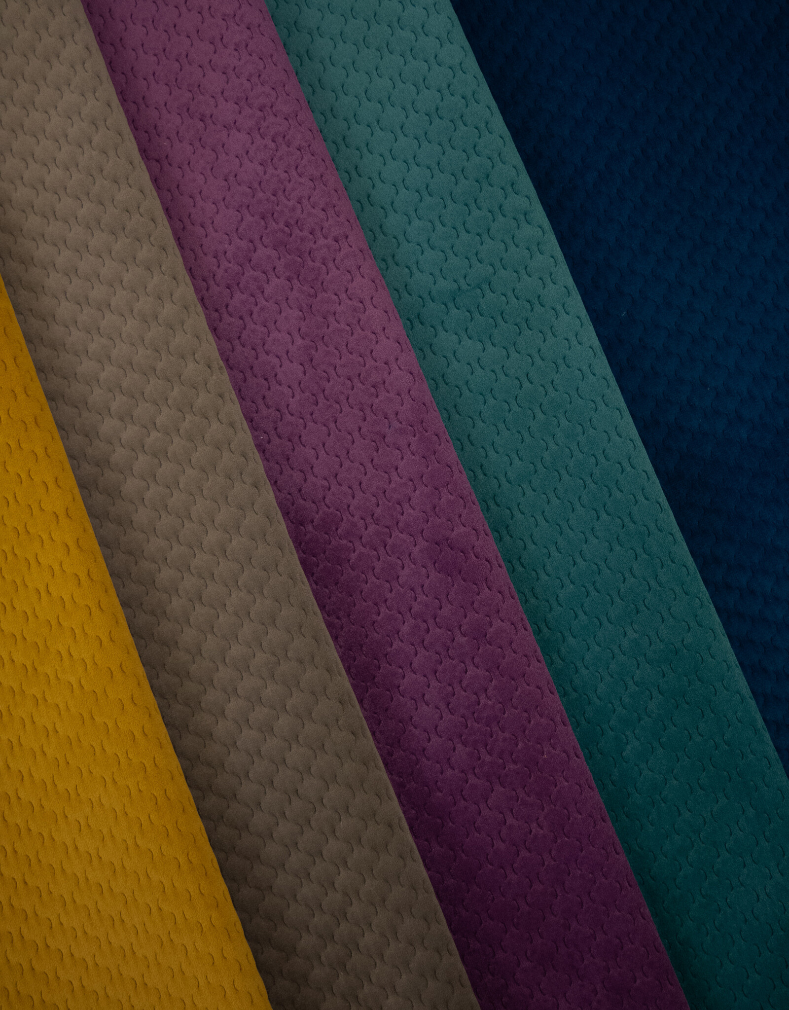 Caracas stug fluweel golfjesprint dennengroen