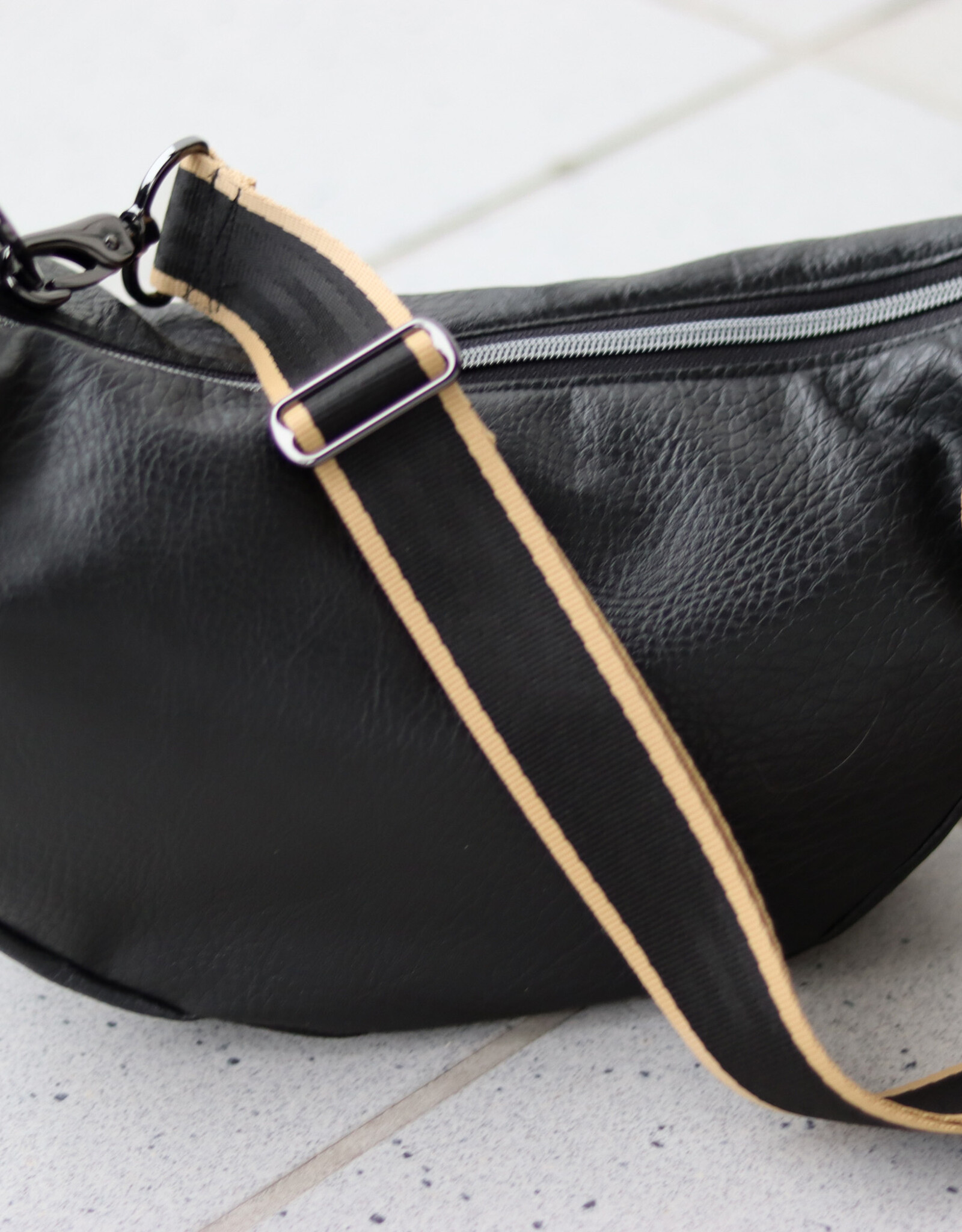 Imitatieleder met structuur Elvis zwart