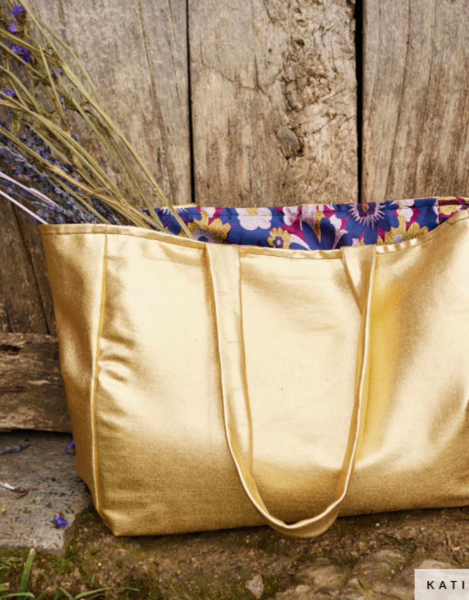 Bengaline stretch metallic gold