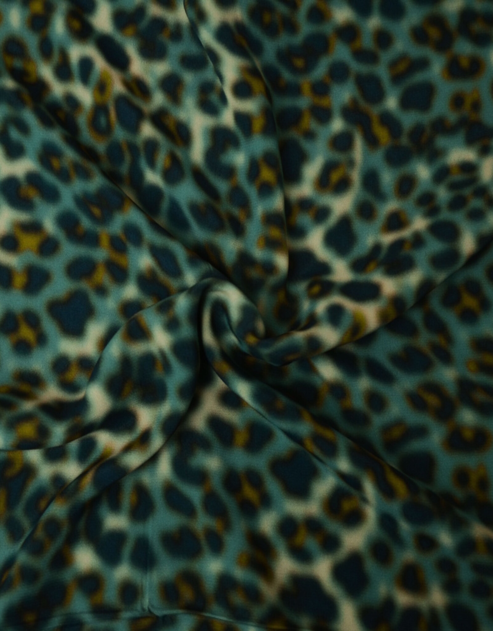 Viscose Animal skin groen  - fashion trends