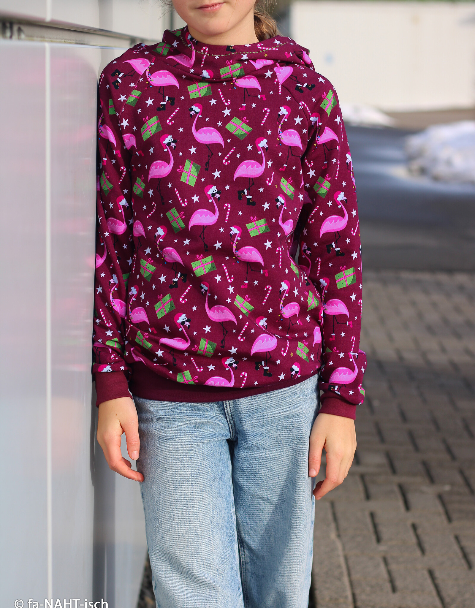 Softsweat Holly Jolly Christmas Flamingo bordeau