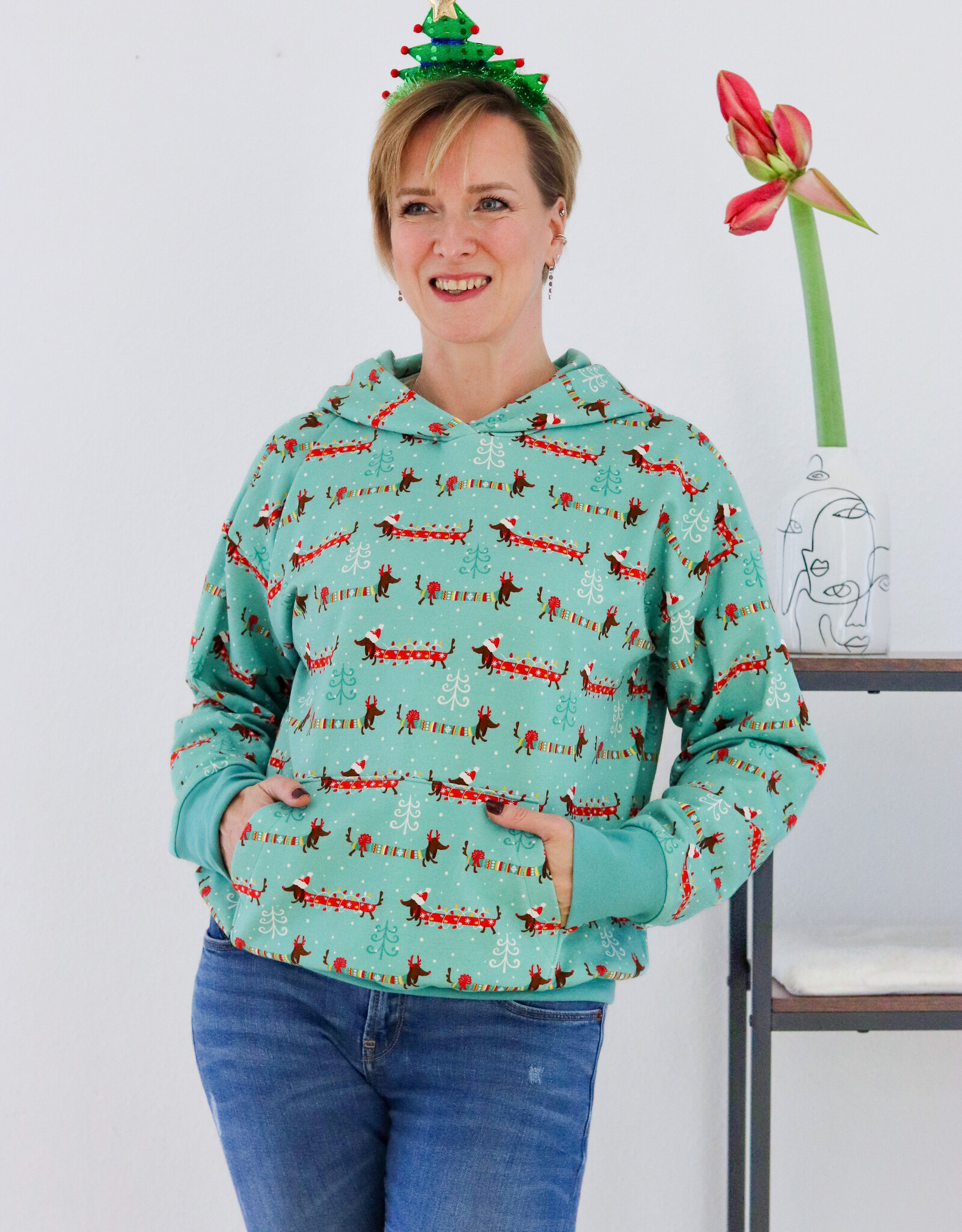 Softsweat Holly Jolly Christmas DachsHund mint