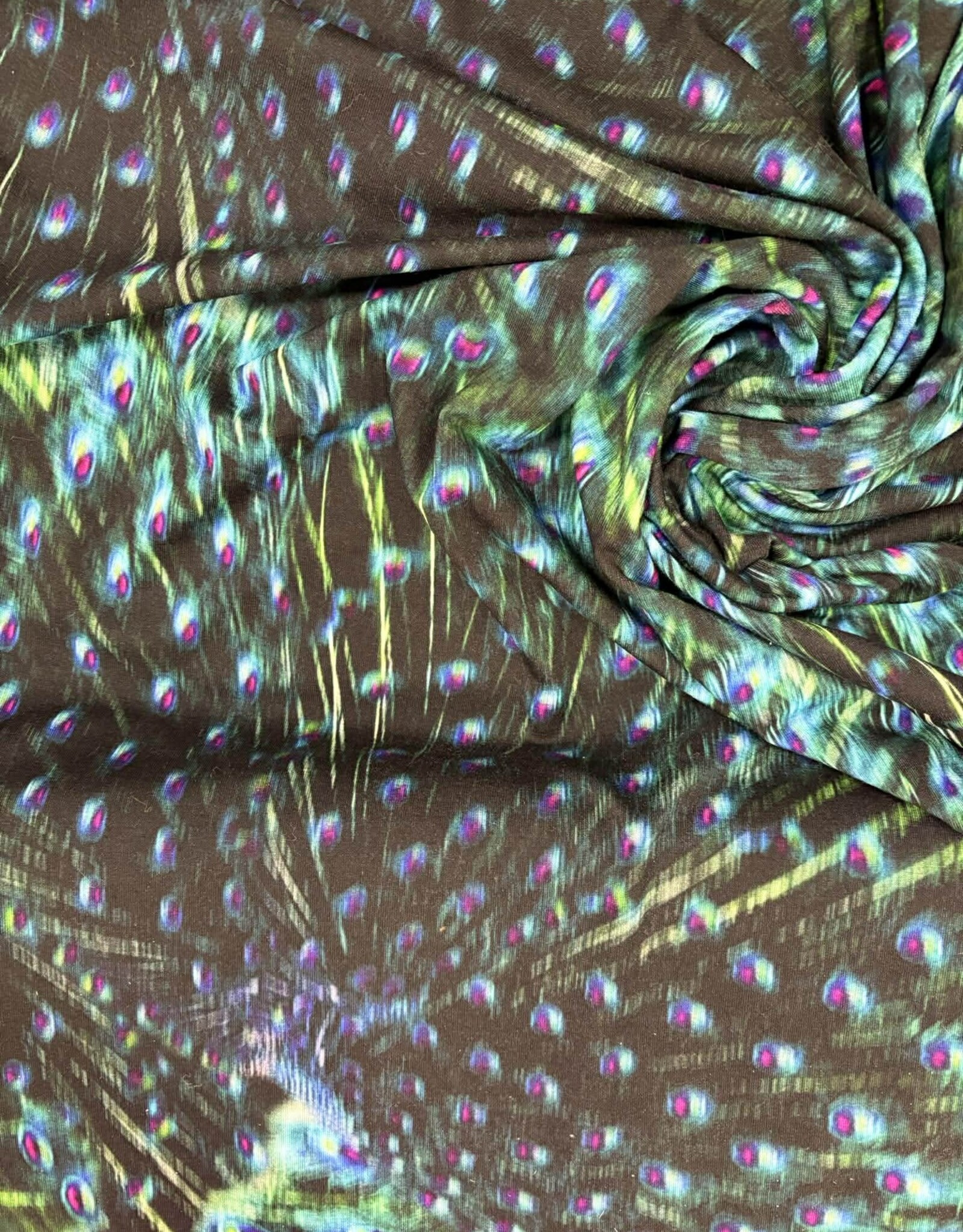 Viscosejersey Marit pauwenprint