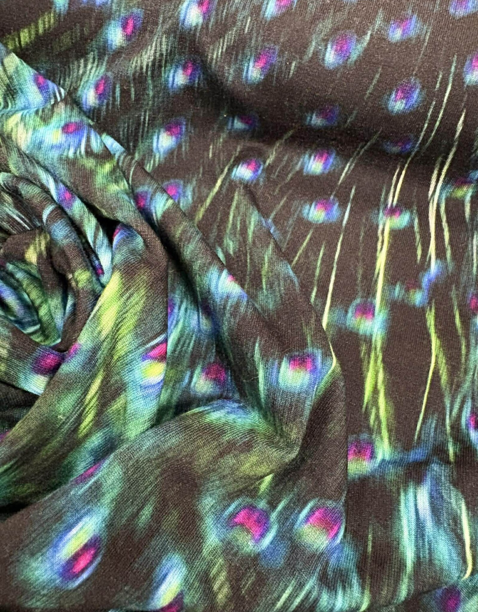 Viscosejersey Marit pauwenprint