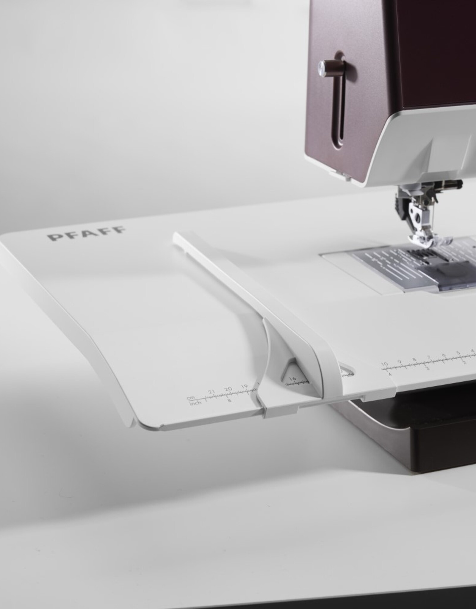 Pfaff  Quilt Expression 725