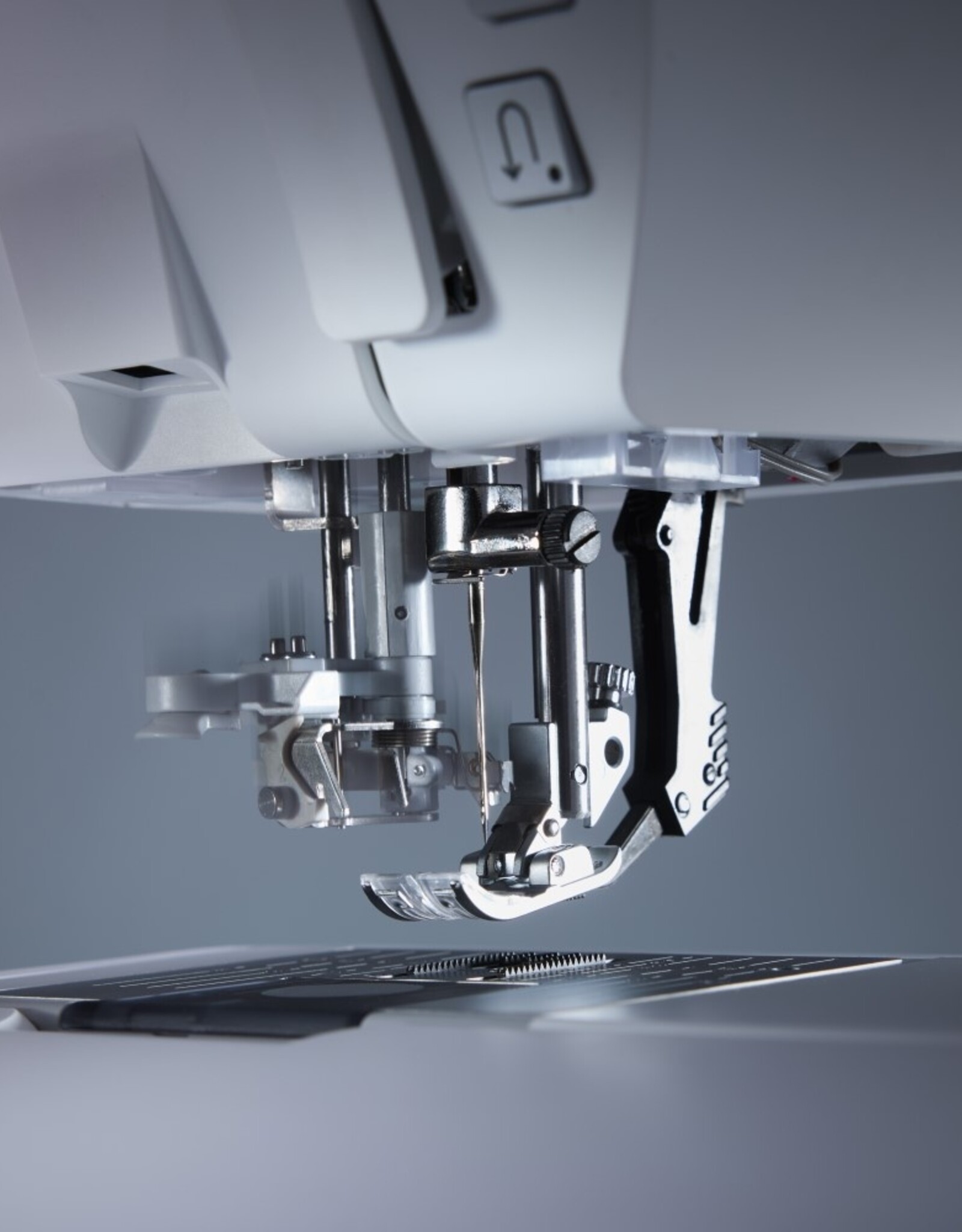 Pfaff  Quilt Expression 725