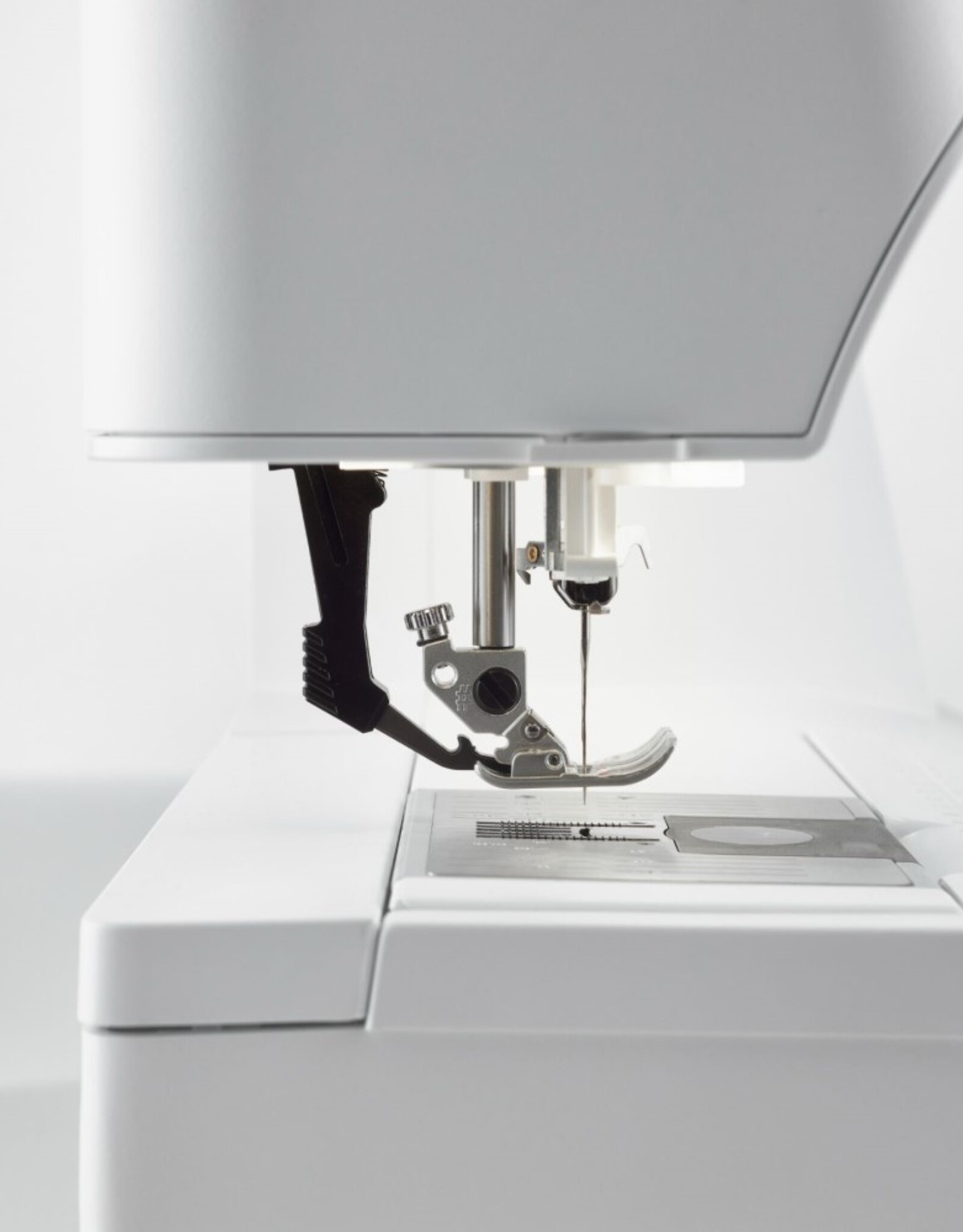 Pfaff  Expression 710 SE met gratis naaivoetenset