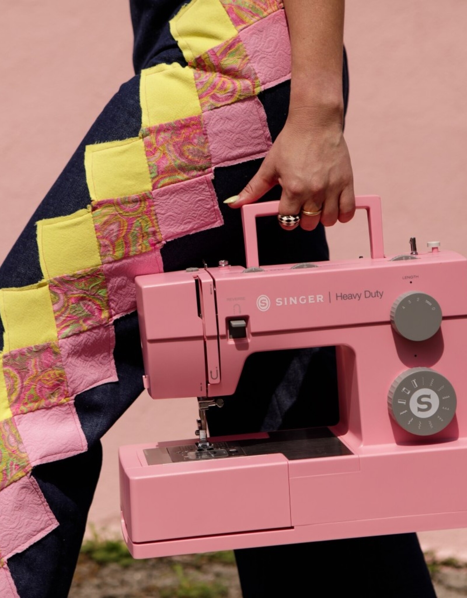 PROMOSET Singer Heavy Duty PINK 4411 + GRATIS NAAISTERSCHAAR SINGER