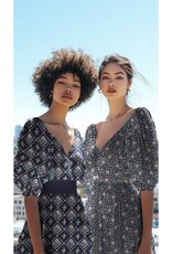 Katoen poplin romantisch gebloemd tegeltjesprint wit