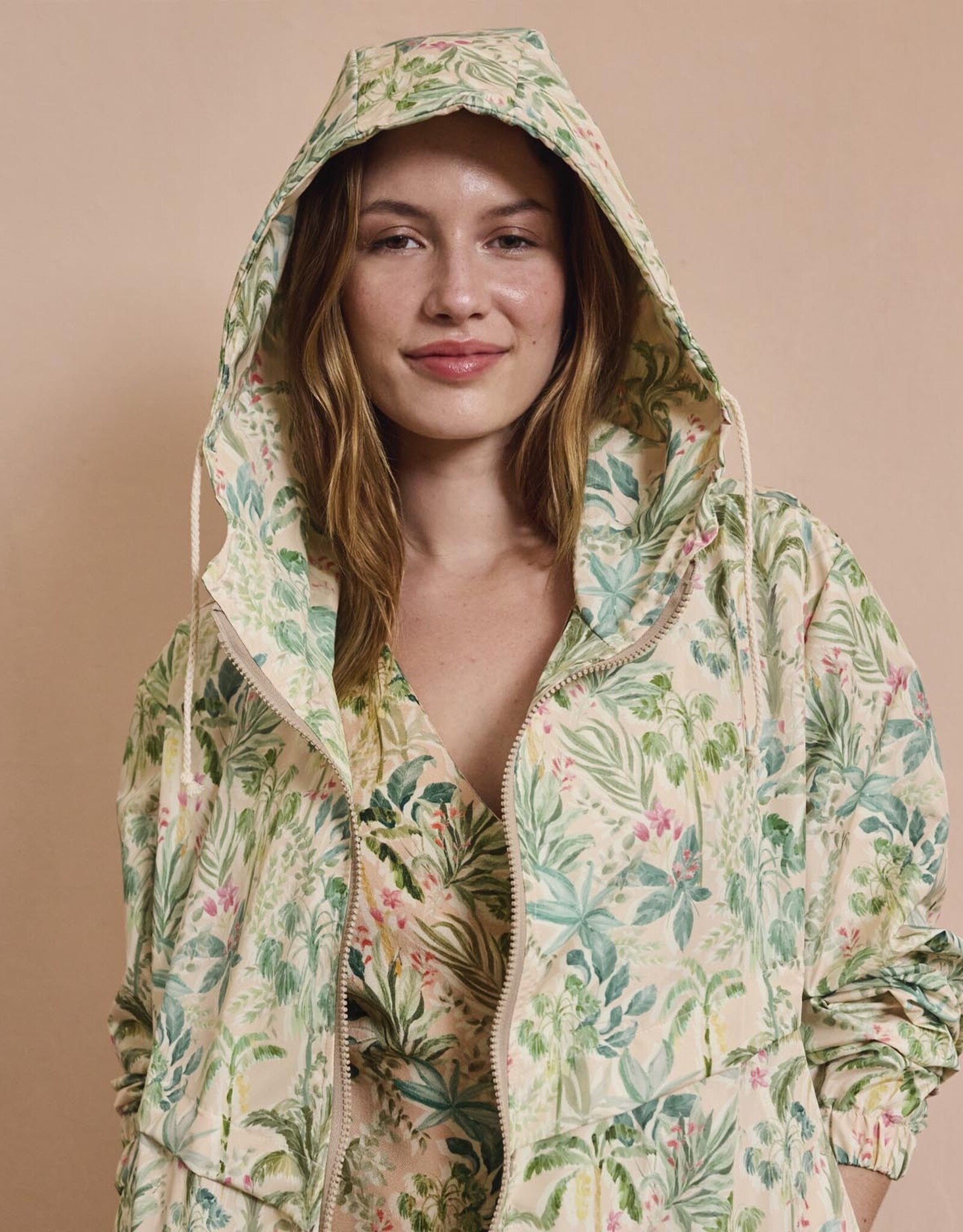 Windbreak Sport Cacao Fruit Palm