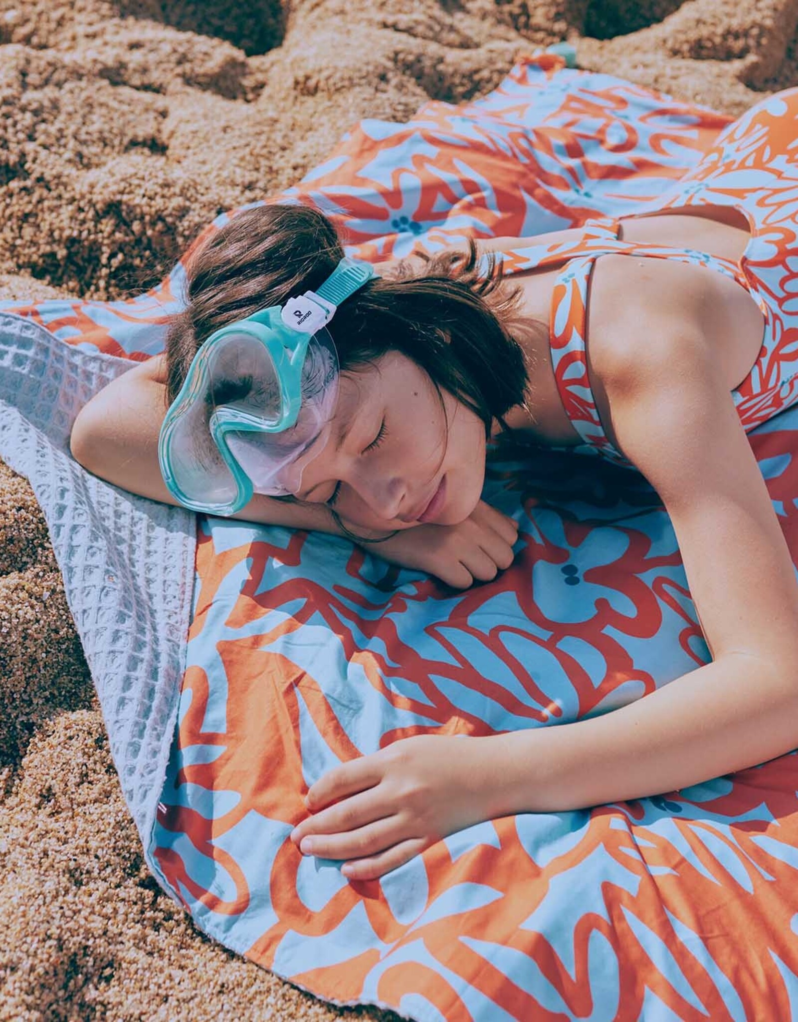 Lycra badpakkenstof retro oranje bloemen