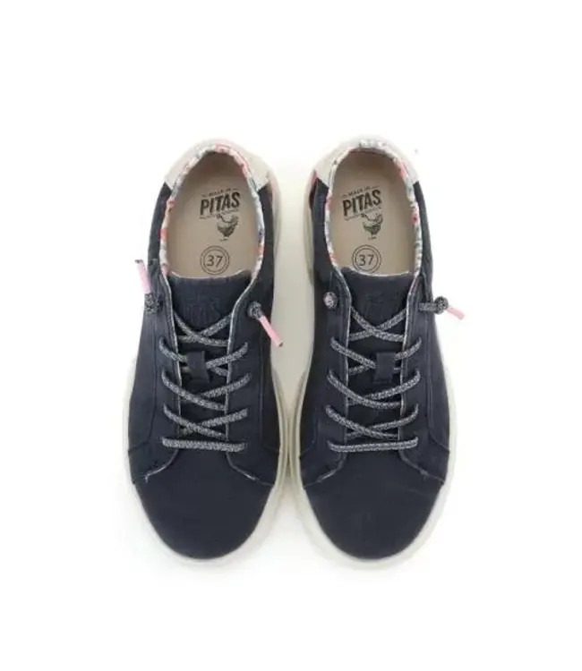 Walk In Pitas Iris Canvas Shoe
