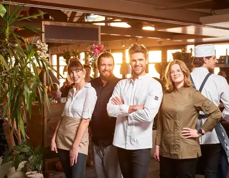 Waar kan ik trendy bedrijfskleding kopen voor mijn team? 