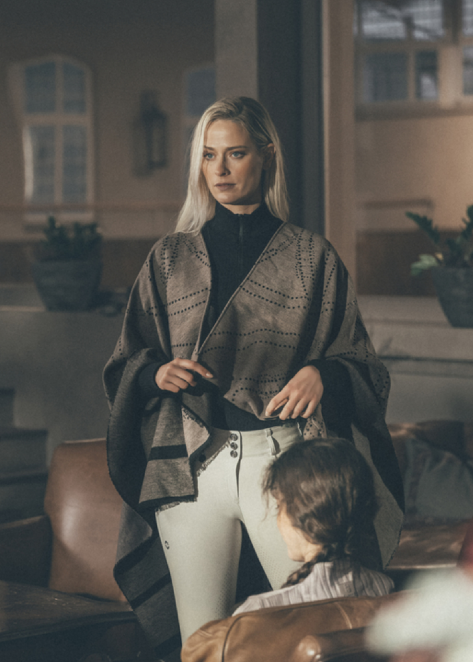 Pikeur Pikeur 2in1 Cape 285400360 Mocha Cream