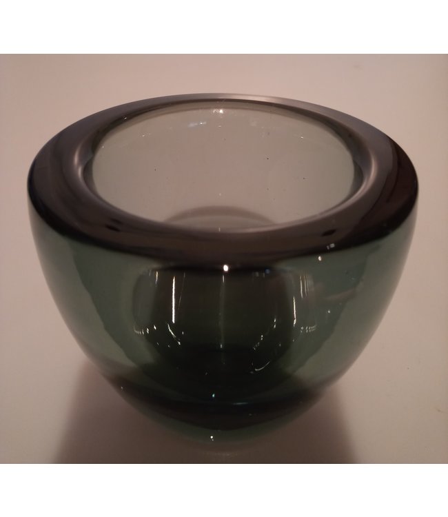 Leerdam vase grau 1946